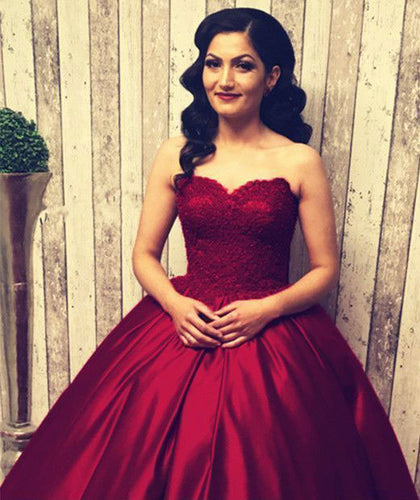 Charming Strapless Burgundy Prom Dresses with appliques