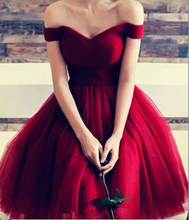 Cargar imagen en el visor de la galería, Burgundy Knee Length Prom Dresses Homecoming Dresses
