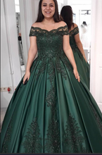 Laden Sie das Bild in den Galerie-Viewer, Forest Green Prom Dresses Off Shoulder with Lace Princess Gown