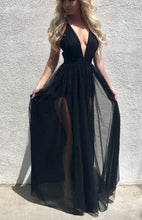 Carica l&#39;immagine nel visualizzatore di Gallery, Sexy Spaghetti Straps Cut Low Black Split Prom Dresses