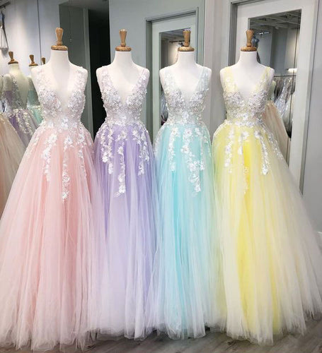 Floor Length Tulle V Neck Prom Dresses with Appliques