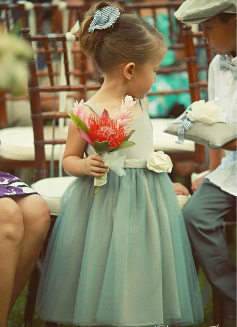 Knee Length Flower Girl Dresses with Handmade Flowers