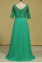 Charger l&#39;image dans la galerie, Plus Size Green Mother of the Bride Dresses with Beading