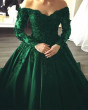 Laden Sie das Bild in den Galerie-Viewer, Off Shoulder Prom Dresses V Neck with Lace Appliuqes Sleeves