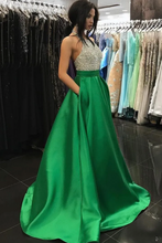 Laden Sie das Bild in den Galerie-Viewer, Bright Green Prom Dresses Backless Halter with Beaded