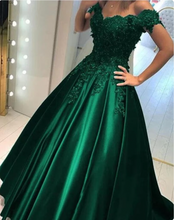 Laden Sie das Bild in den Galerie-Viewer, Off Shoulder Green Prom Dresses Appliques Lace Princess Gown