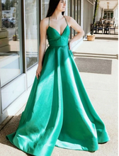 Laden Sie das Bild in den Galerie-Viewer, Green Green Prom Dresses Criss Cross