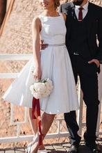Cargar imagen en el visor de la galería, Off Shoulder Burgundy Prom Dresses Knee Length