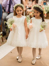 Load image into Gallery viewer, knee Length V Neck Flower Girl Dresses with Handmade Flowers