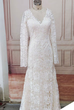Laden Sie das Bild in den Galerie-Viewer, V Neck Lace Mermaid Wedding Dresses Bridal Gown with Sleeves
