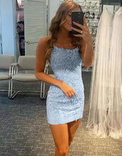 Laden Sie das Bild in den Galerie-Viewer, Sheath Light Sky Blue Short Homecoming Dresses Prom Dresses with Lace Appliques