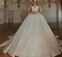 Load image into Gallery viewer, Luxurious Wedding Dresses Bridal Gown with Rhinestones