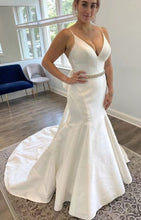 Load image into Gallery viewer, Straps Wedding Dresses Bridal Gown Waist with Beading