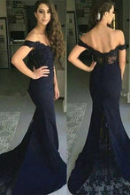 Load image into Gallery viewer, Off Shoulder Black Bridesmaid Dresses Mermaid with Lace Appliques