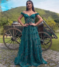 Laden Sie das Bild in den Galerie-Viewer, Off Shoulder Green Lace Prom Dresses Floor Length