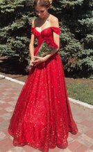 Carica l&#39;immagine nel visualizzatore di Gallery, Off Shoulder Red Sparkly Prom Dresses Floor Length