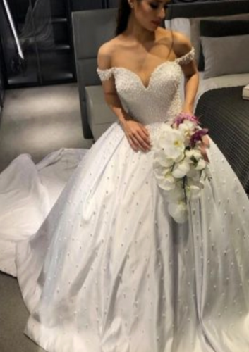 Off the Shoulder Wedding Dresses Bridal Gown with Pearls