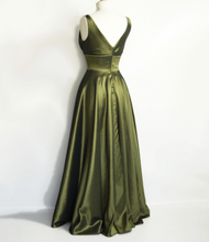 Load image into Gallery viewer, V Neck Olive Green Prom Dresses Bridesmaid Dresses