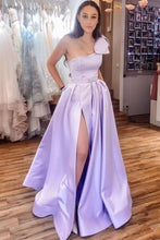 Charger l&#39;image dans la galerie, Lavender One Shoulder Prom Dresses Slit Side with Pockets