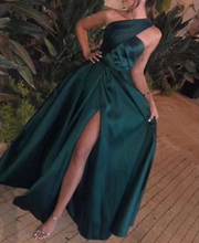 Laden Sie das Bild in den Galerie-Viewer, Dark Green One Shoulder Burgundy Prom Dresses