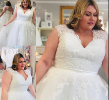 Charger l&#39;image dans la galerie, Plus Size Wedding Dresses  Bridal Gown V Neck