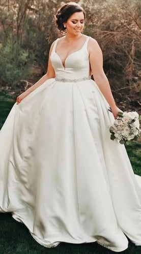 Plus Size V Neck Wedding Dresses Bridal Gown Waist with Beaded