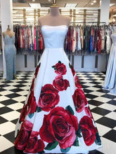Carica l&#39;immagine nel visualizzatore di Gallery, Strapless Prom Dresses Floral Criss Cross