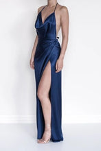 Cargar imagen en el visor de la galería, Halter Prom Dresses Criss Cross