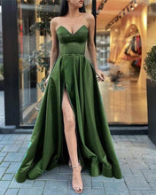 Charger l&#39;image dans la galerie, One Shoulder Green Prom Dresses Slit Side