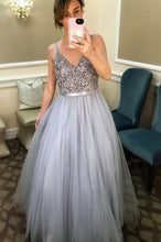 Laden Sie das Bild in den Galerie-Viewer, Spaghetti Straps V Neck Tulle Dress for Prom Dresses with Beaded