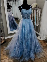 Laden Sie das Bild in den Galerie-Viewer, Sparkly Prom Dresses Criss Cross with Lace