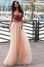 Load image into Gallery viewer, Strapless Prom Dresses Tulle with Lace Appliques