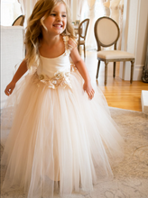 Load image into Gallery viewer, Flower Girl Dresses with 3D Flowers