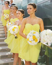 Laden Sie das Bild in den Galerie-Viewer, Sweetheart Short Yellow Bridesmaid Dresses under 100