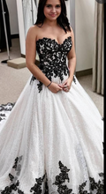 Laden Sie das Bild in den Galerie-Viewer, Sparkly Sweetheart Wedding Dresses Bridal Gown with Black Lace