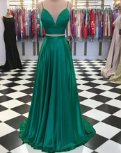 Load image into Gallery viewer, Two Piece Green Prom Dresses Spaghetti Straps