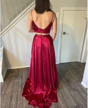 Laden Sie das Bild in den Galerie-Viewer, Two Piece Prom Dresses Slit Side Red for Women under 100