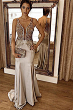 Laden Sie das Bild in den Galerie-Viewer, V Neck Prom Dresses Mermaid Evening Gown