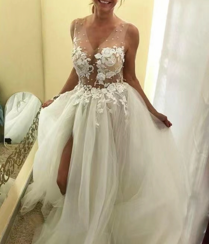 Sexy Deep V Neck Wedding Dresses Bridal Gown with Appliqué