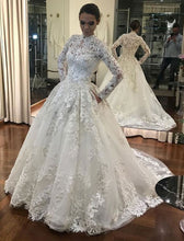 Laden Sie das Bild in den Galerie-Viewer, Vintage Long Sleeves Wedding Dresses Bridal Gowns with Appliques