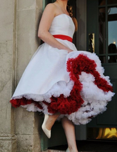 Carica l&#39;immagine nel visualizzatore di Gallery, Strapless Wedding Dresses Bridal Gown with Sash