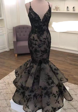 Laden Sie das Bild in den Galerie-Viewer, Spaghetti Straps Prom Dresses Black Lace