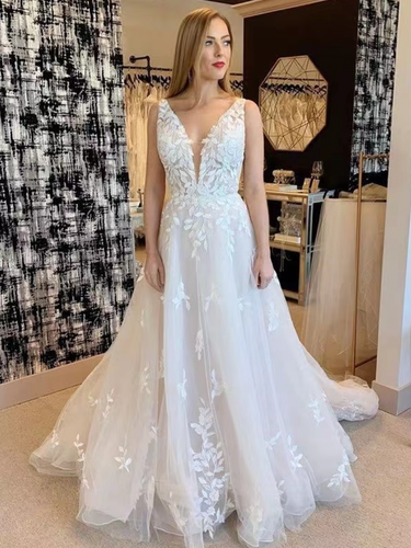 Deep V Neck Wedding Dresses Bridal Gown with Leaves Lace