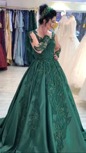 Charger l&#39;image dans la galerie, V Neck Prom Dresses Princess Gown with Appliques Lace