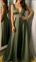 Cargar imagen en el visor de la galería, Deep V Neck Prom Dresses Slit side Olive Green