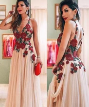 Laden Sie das Bild in den Galerie-Viewer, V Neck Prom Dresses with Appliques flowers