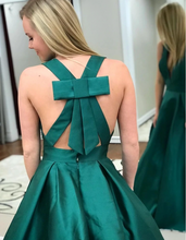 画像をギャラリービューアに読み込む, V Neck Dark Green Prom Dresses with Bowknot