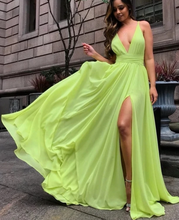 Laden Sie das Bild in den Galerie-Viewer, V Neck Slit Prom Dresses under 100