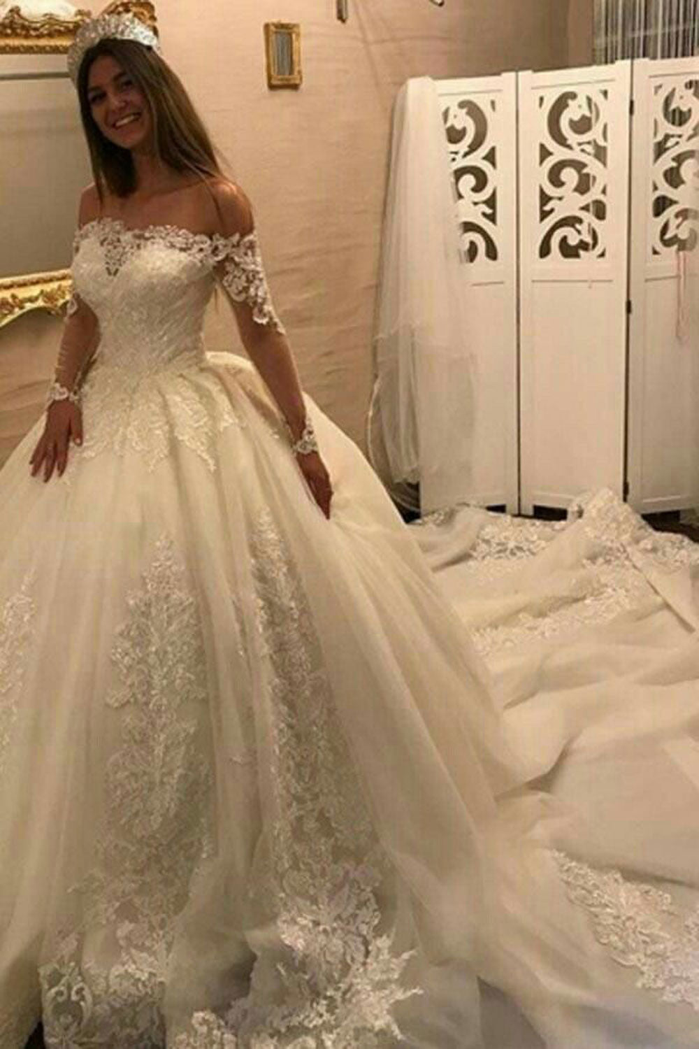 Bateau Wedding Dresses Bridal Gown with Sleeves