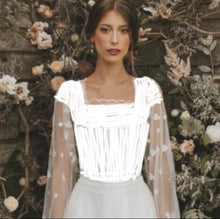 Carica l&#39;immagine nel visualizzatore di Gallery, Unique Wedding Dresses with Full Sleeves